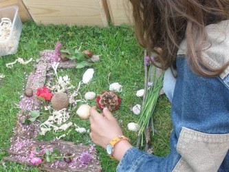 Un été en fil rouge